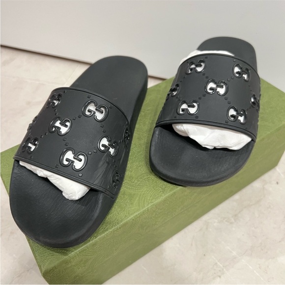 Gucci Black GG Pool Slides brand new - Picture 2 of 7